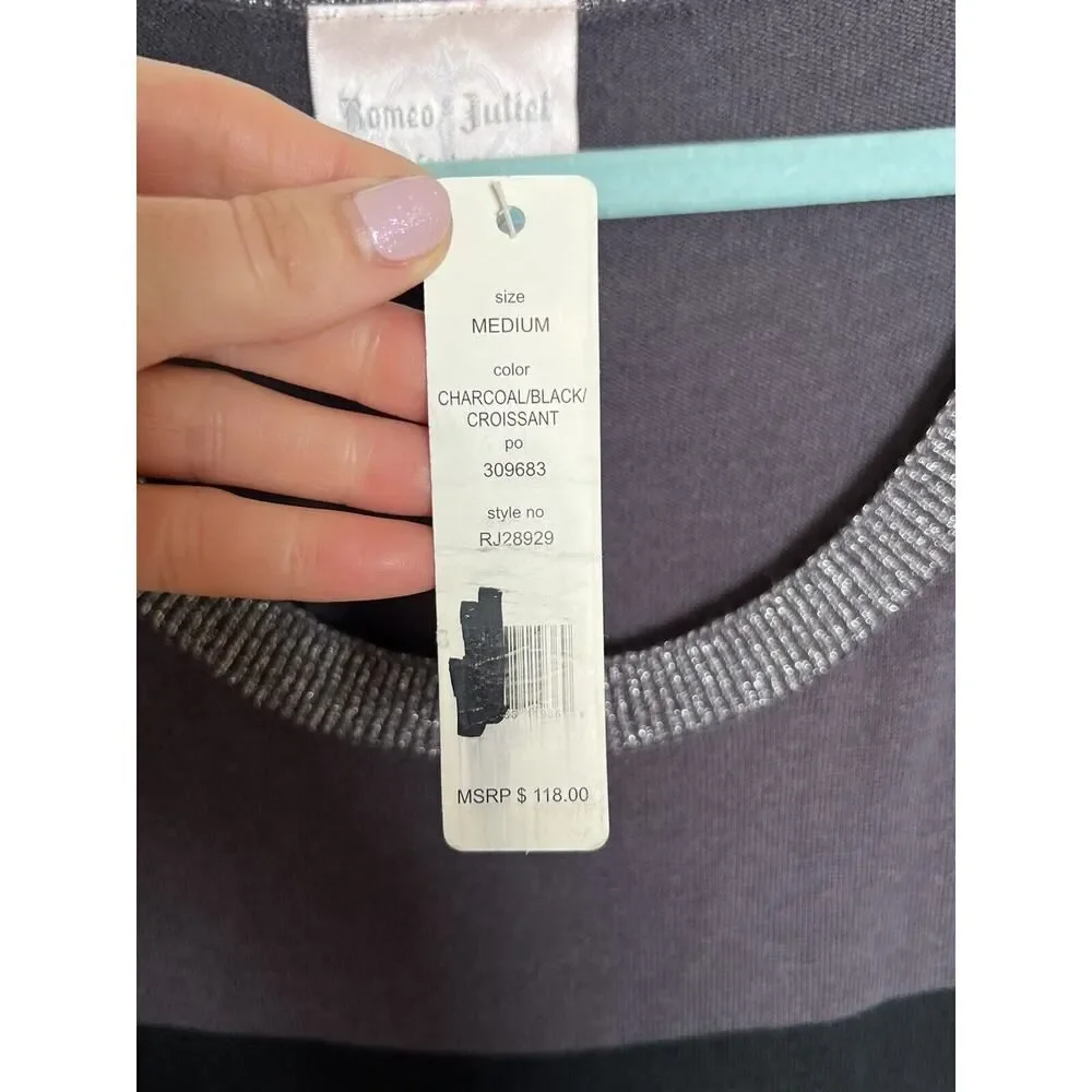 $118 ROMEO & JULIET COUTURE Designer Lightweight Knit Sweater Top Nordstrom M